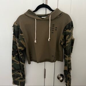 Cropped army green camo hooded top